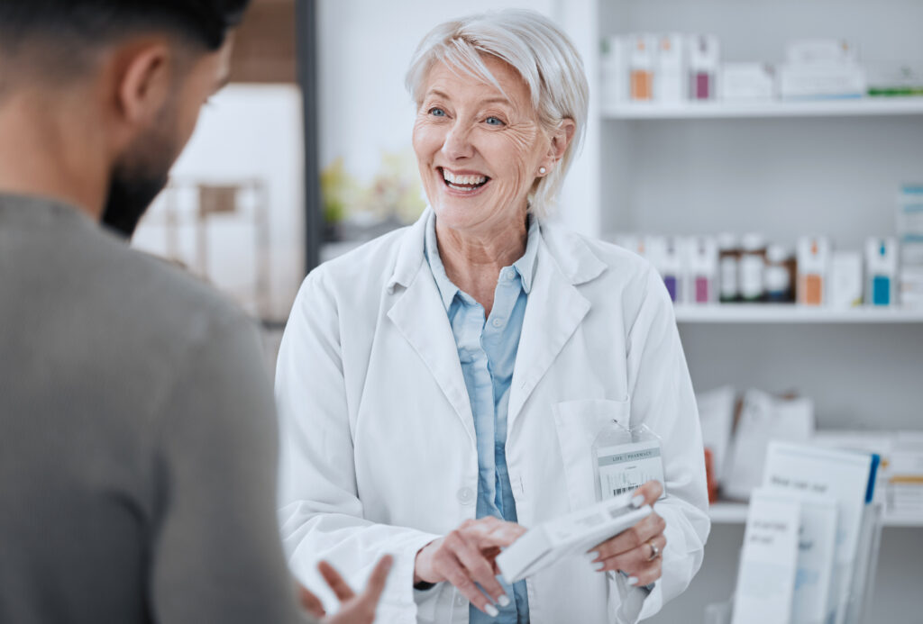 Día del Farmacéutico: Celebrando su Rol en la Atención Personalizada al Paciente